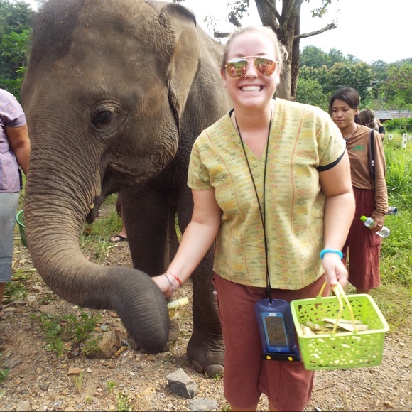 Meet your Posher, Olivia - Picture 1 of 1